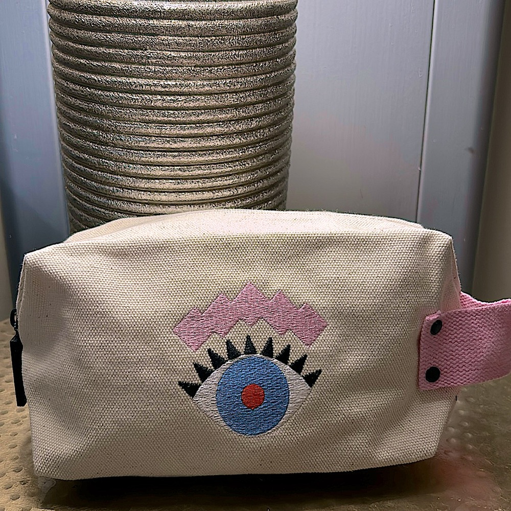 NEW Benefit Cosmetics Limited Edition “Eye” Makeup Bag Pouch